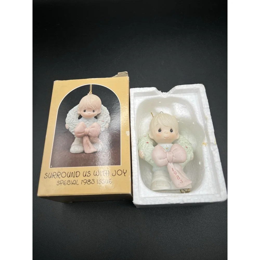 Precious Moments Surrounded Us With Joy 1983 Christmas Figurine E-0513